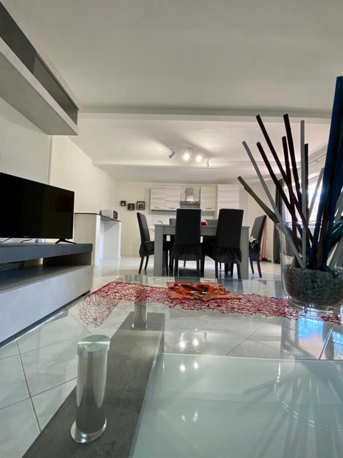 Sofi House-Appartamento In Villa Con Piscina สกาฟาติ ภายนอก รูปภาพ